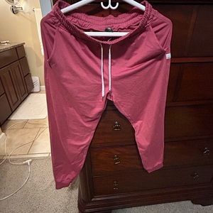 Vuori joggers - women’s small